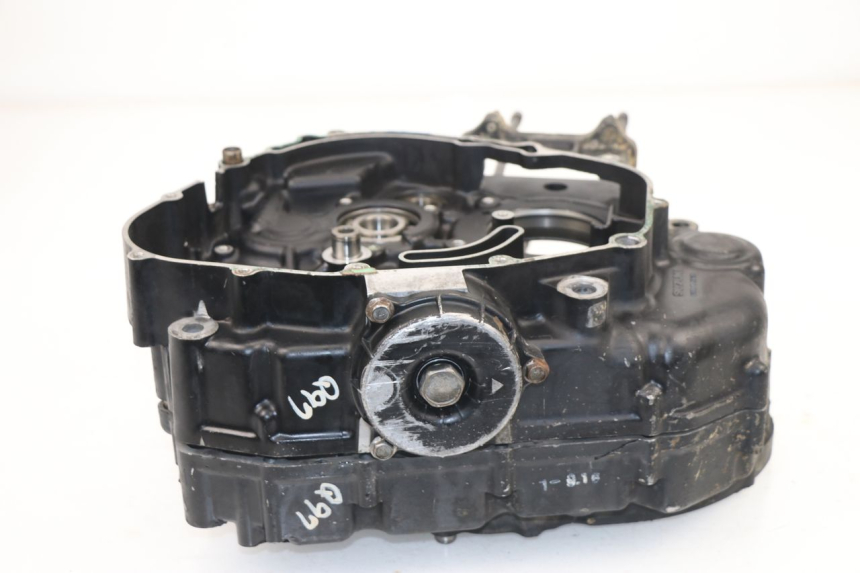 photo de ENGINE CRANKCASE SUZUKI DR DJEBEL 600 (1985 - 1990)