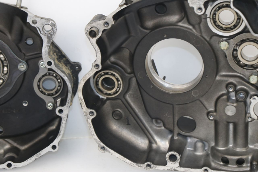 photo de ENGINE CRANKCASE SUZUKI DR DJEBEL 600 (1985 - 1990)