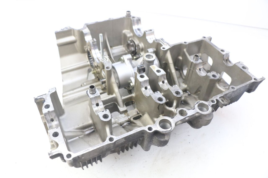 photo de ENGINE LOWER CASING SUZUKI GSF S BANDIT 600 (2000 - 2004)