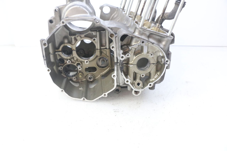 photo de ENGINE LOWER CASING SUZUKI GSF S BANDIT 600 (2000 - 2004)