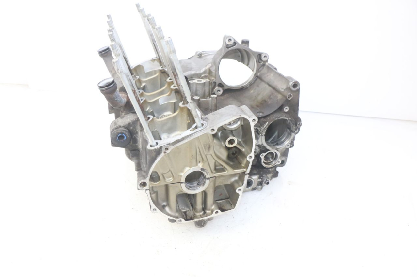 photo de ENGINE LOWER CASING SUZUKI GSF S BANDIT 600 (2000 - 2004)