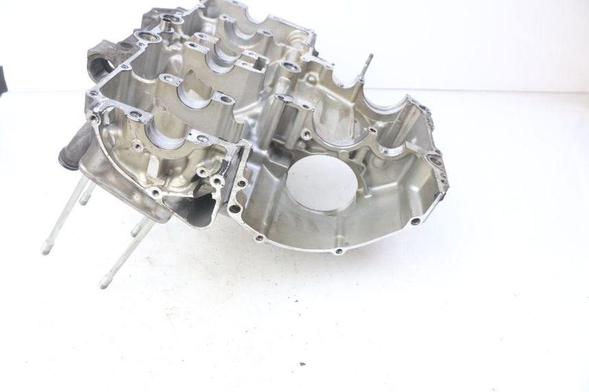 photo de ENGINE LOWER CASING SUZUKI GSF S BANDIT 600 (2000 - 2004)