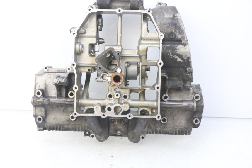 photo de ENGINE LOWER CASING SUZUKI GSF S BANDIT 600 (2000 - 2004)