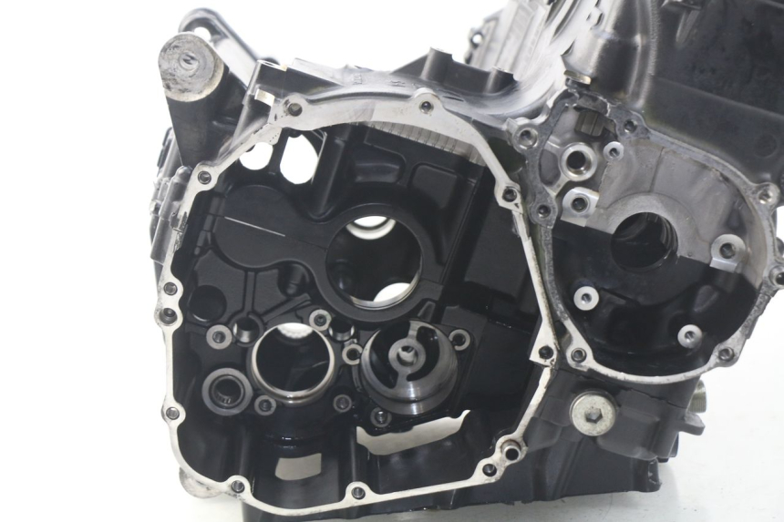 photo de ENGINE CRANKCASE SUZUKI GSR 600 (2005 - 2012)