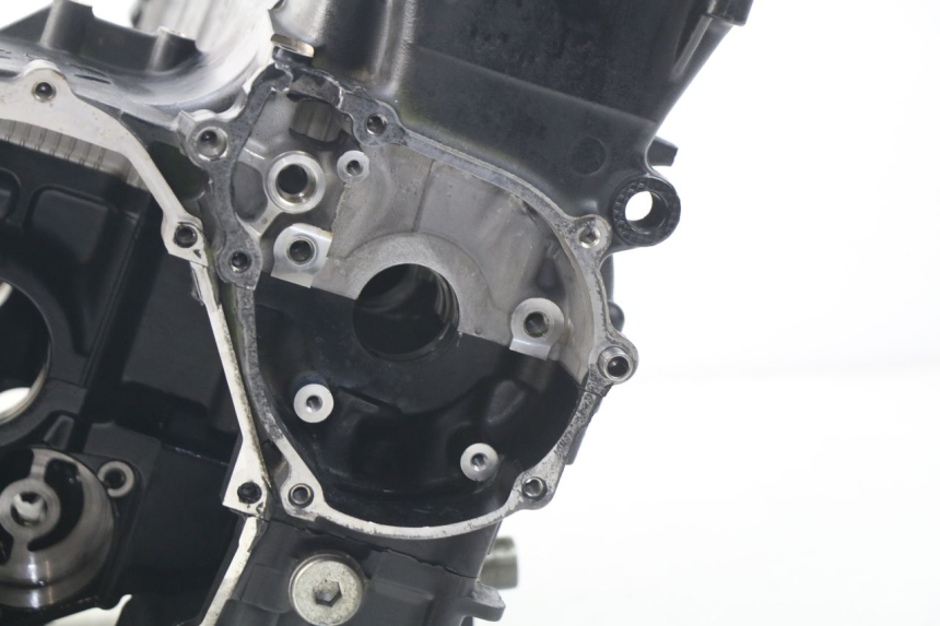 photo de ENGINE CRANKCASE SUZUKI GSR 600 (2005 - 2012)