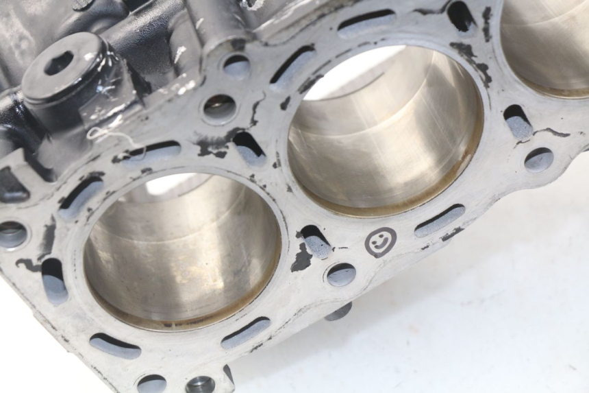 photo de ENGINE CRANKCASE SUZUKI GSR 600 (2005 - 2012)