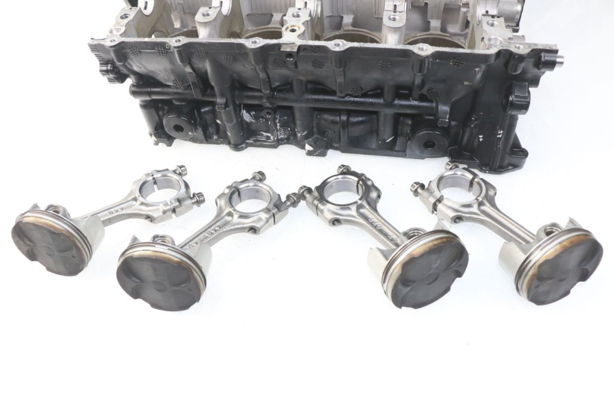 photo de ENGINE CRANKCASE SUZUKI GSR 600 (2005 - 2012)