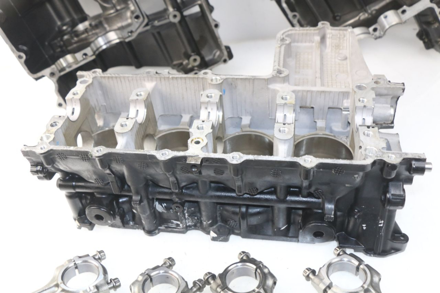 photo de ENGINE CRANKCASE SUZUKI GSR 600 (2005 - 2012)