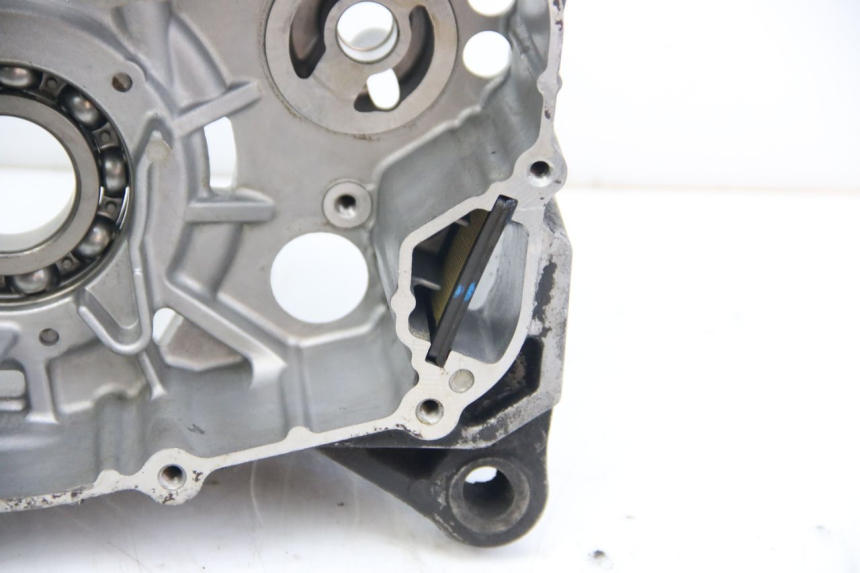 photo de ENGINE LOWER CASING SUZUKI SIXTEEN 125 (2008 - 2010)