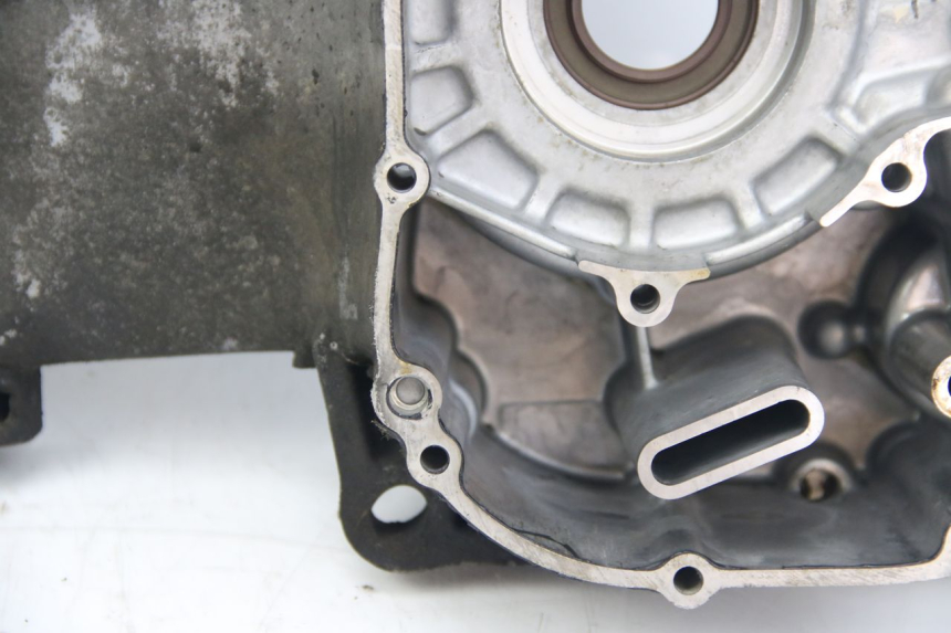 photo de ENGINE LOWER CASING SUZUKI SIXTEEN 125 (2008 - 2010)