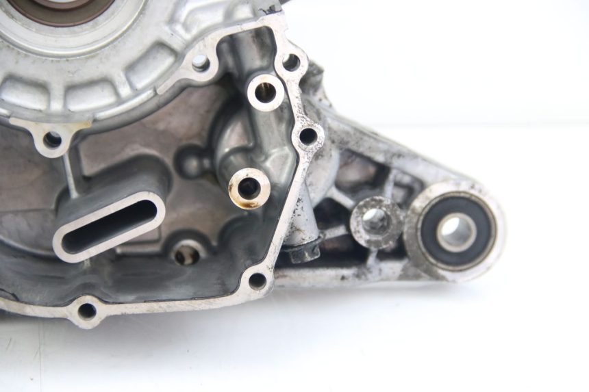 photo de ENGINE LOWER CASING SUZUKI SIXTEEN 125 (2008 - 2010)