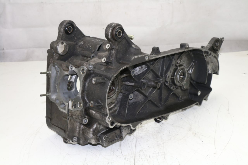 photo de ENGINE CRANKCASE SUZUKI UH BURGMAN 125 (2002 - 2006)