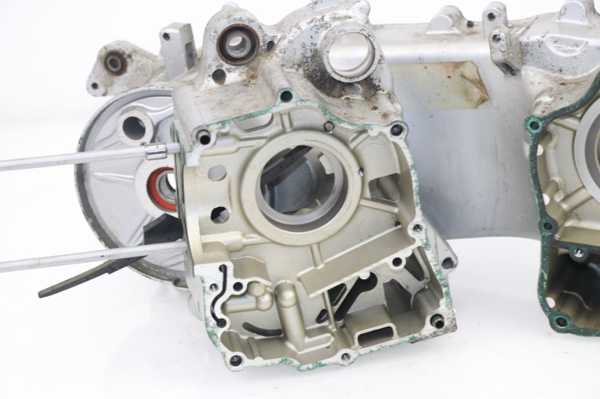 photo de ENGINE CRANKCASE SYM GTS 125 (2005 - 2008)