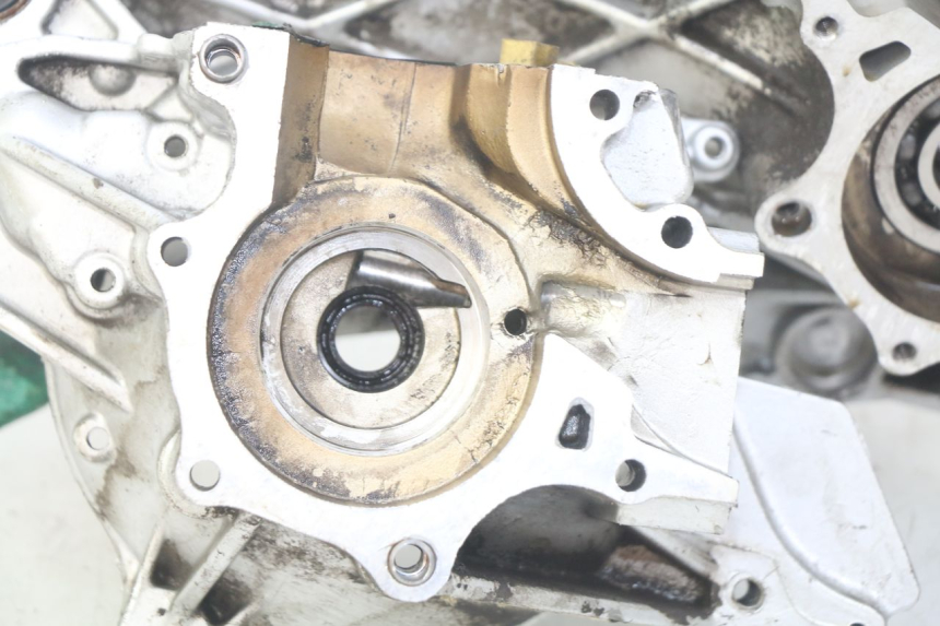 photo de ENGINE LOWER CASING SYM JET EURO X 2T 50 (2003 - 2007)