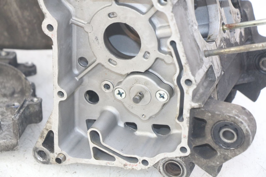 photo de ENGINE BOTTOM CASE SYM ORBIT 2 4T 50 (2018 - 2022)