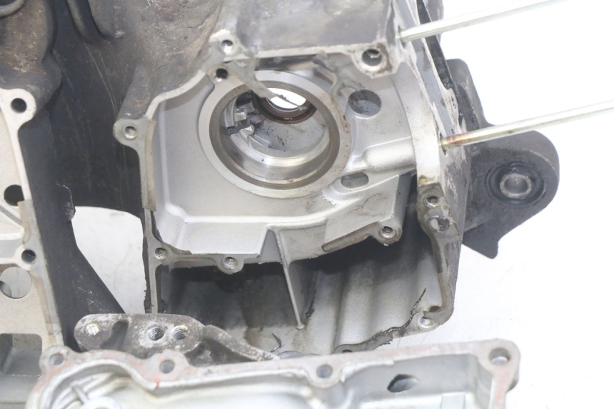 photo de ENGINE BOTTOM CASE SYM ORBIT 2 4T 50 (2018 - 2022)