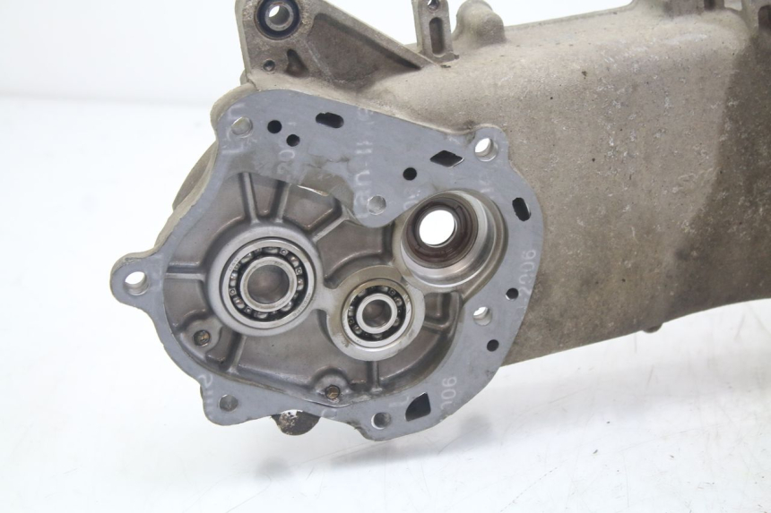 photo de ENGINE BOTTOM CASE SYM ORBIT 2 4T 50 (2018 - 2022)