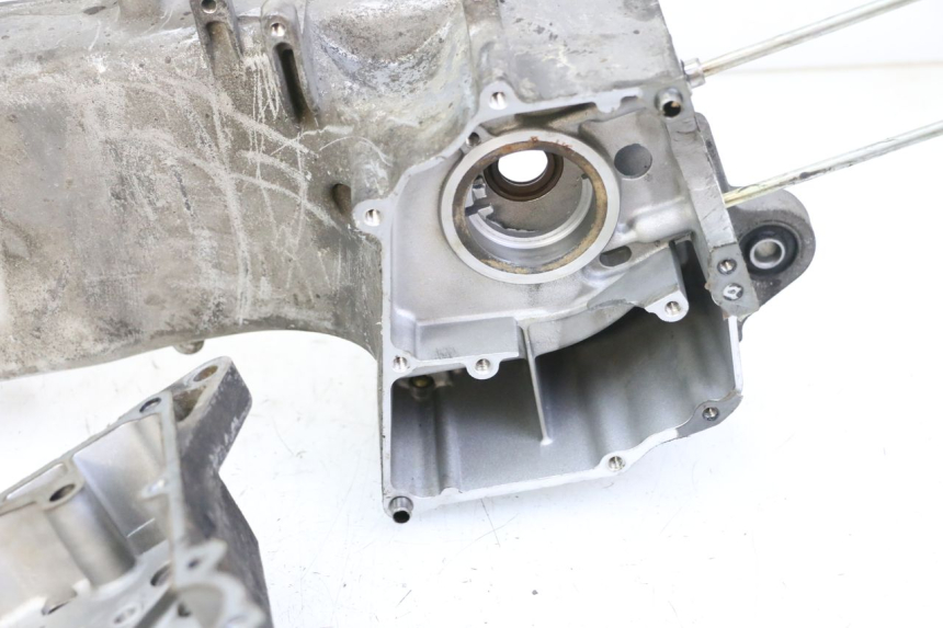 photo de ENGINE LOWER CASING SYM ORBIT III 3 4T 50 (2018 - 2021)