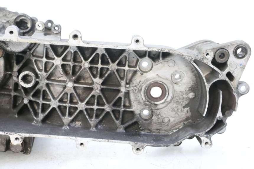 photo de ENGINE LOWER CASING SYM ORBIT III 3 4T 50 (2018 - 2021)