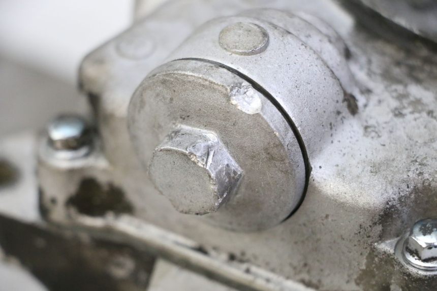 photo de ENGINE LOWER CASING PEUGEOT TWEET 4T 50 (2018 - 2020)