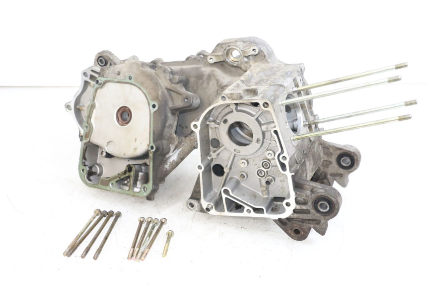photo de ENGINE LOWER CASING PEUGEOT V-CLIC VCLIC 50 (2007 - 2013)