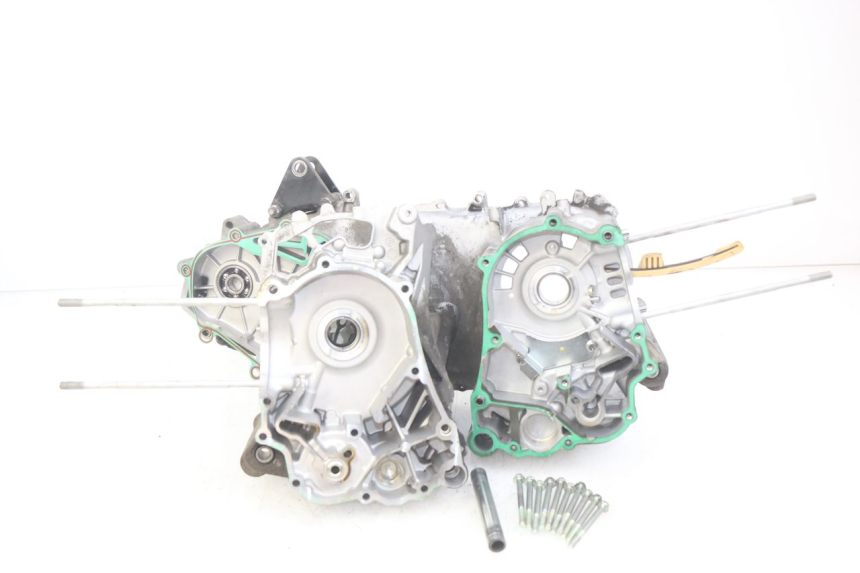photo de ENGINE LOWER CRANKCASE PIAGGIO VESPA GTS IGET ABS 125 (2017 - 2023)