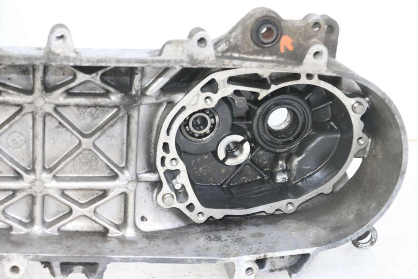 photo de ENGINE LOWER CASING PEUGEOT VIVACITY NEW 2T 50 (2008 - 2017)