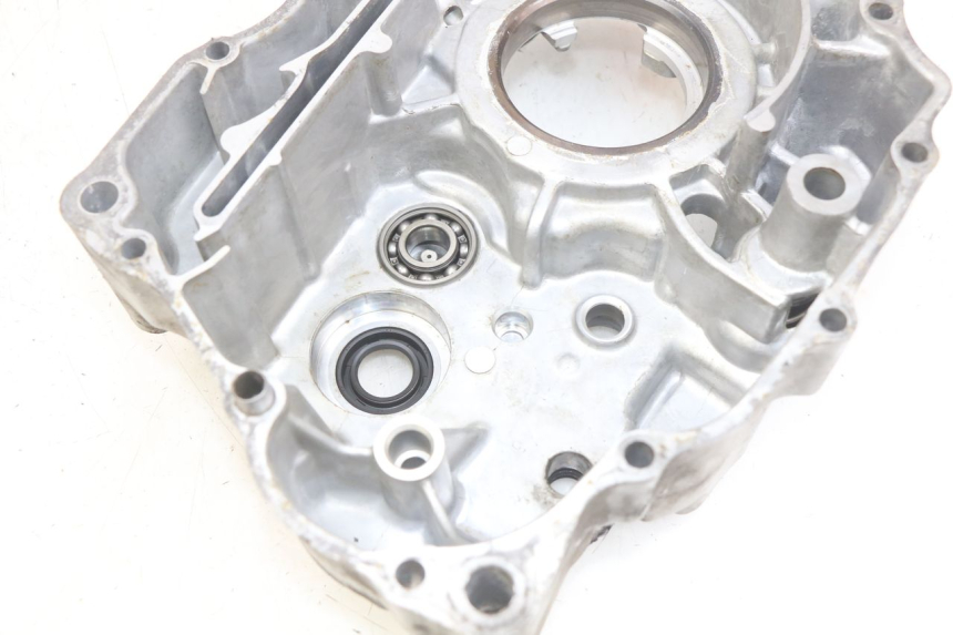 photo de ENGINE LOWER CASING DAELIM VJ ROADWIN FI 125 (2008 - 2017)