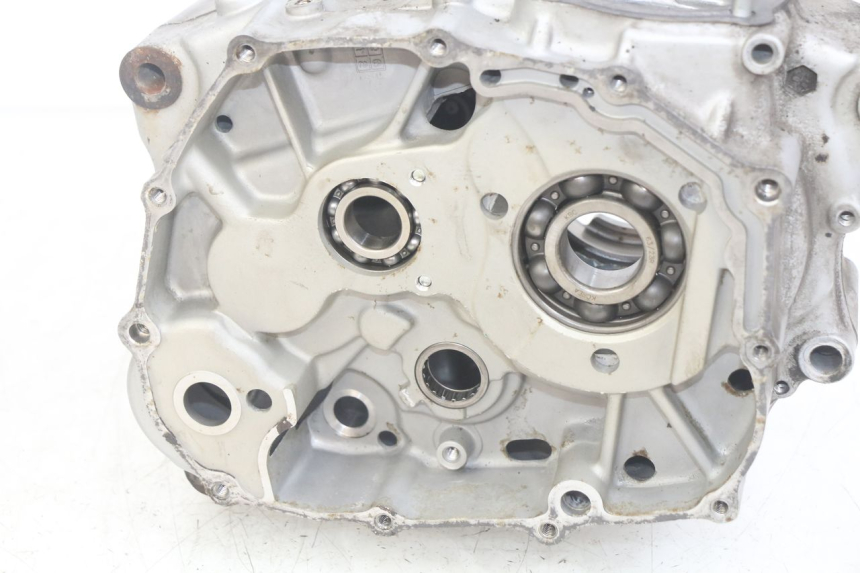 photo de ENGINE LOWER CASING DAELIM VJ ROADWIN FI 125 (2008 - 2017)