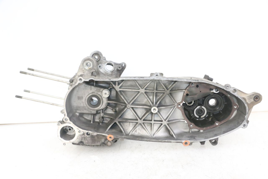 photo de BOTTOM ENGINE CASING YAMAHA XMAX X-MAX 125 (2006 - 2009)