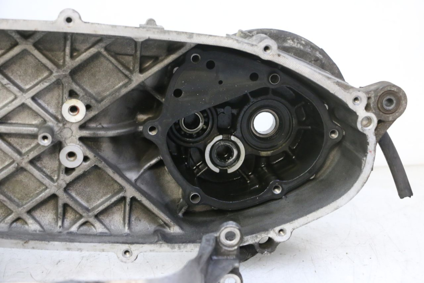photo de ENGINE LOWER CASING YAMAHA X-MAX XMAX 250 (2006 - 2009)