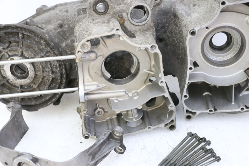 photo de ENGINE LOWER CASING YAMAHA X-MAX XMAX 250 (2006 - 2009)