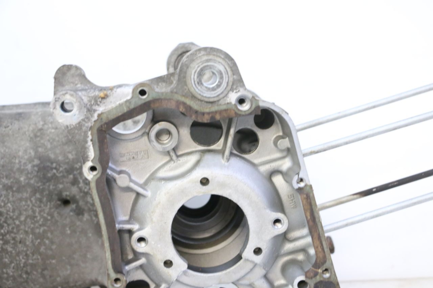 photo de ENGINE LOWER CASING YAMAHA X-MAX XMAX 250 (2006 - 2009)