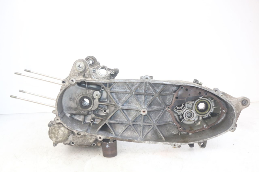 photo de BOTTOM ENGINE CASING YAMAHA XMAX X-MAX 125 (2006 - 2009)