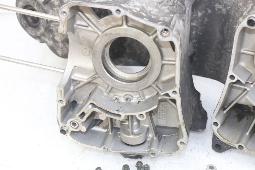 photo de BOTTOM ENGINE CASING YAMAHA XMAX X-MAX 125 (2006 - 2009)