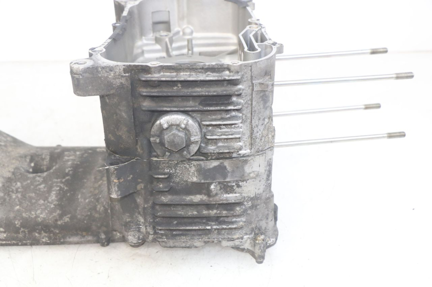 photo de BOTTOM ENGINE CASING YAMAHA XMAX X-MAX 125 (2006 - 2009)