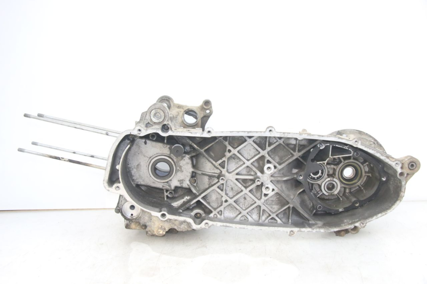 photo de ENGINE LOWER CASING YAMAHA X-MAX XMAX 250 (2006 - 2009)