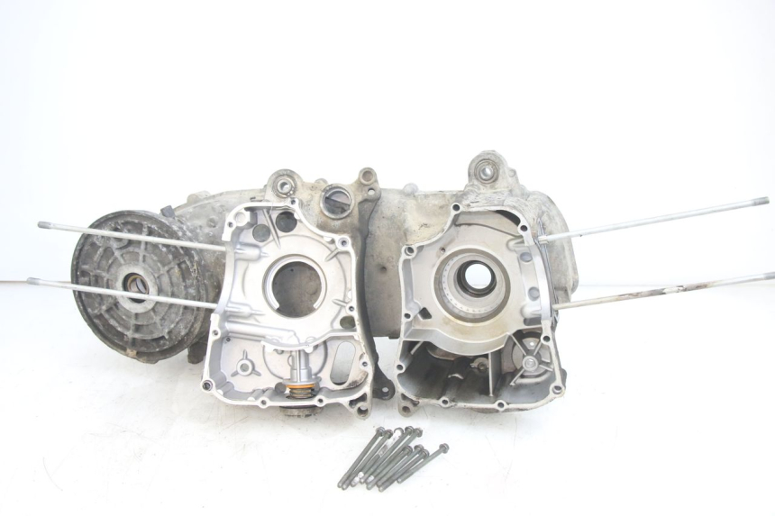 photo de ENGINE LOWER CASING YAMAHA X-MAX XMAX 250 (2006 - 2009)