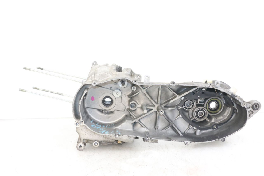 photo de ENGINE LOWER CASING YAMAHA YP MAJESTY 125 (2002 - 2006)