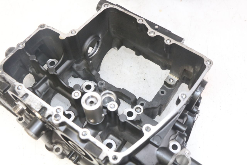 photo de ENGINE LOWER CASING YAMAHA YZF R1 1000 (2007 - 2008)