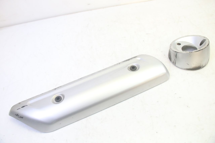 photo de EXHAUST COVER SUZUKI BURGMAN 125 (2007 - 2014) - Fixing points details