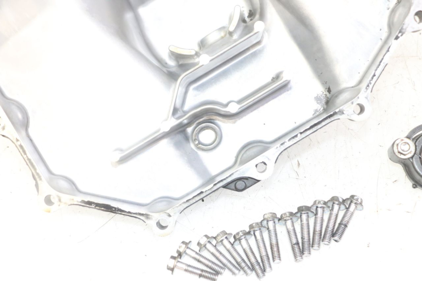 photo de ENGINE OIL COVER HONDA CB R 1000 (2018 - 2023)