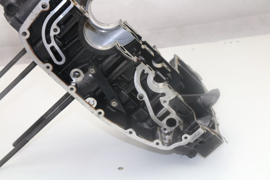 photo de RIGHT ENGINE CRANKCASE BMW R GS 1150 (1999 - 2004)