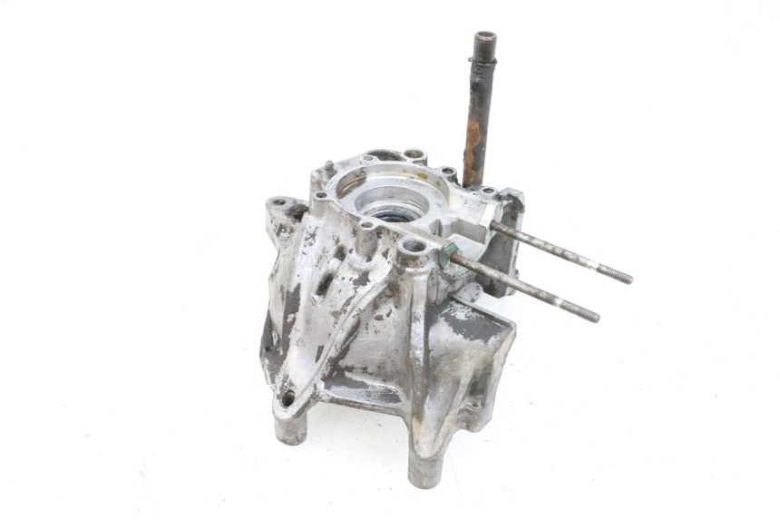 photo de RIGHT ENGINE COVER MBK BOOSTER SPIRIT 50 (2004 - 2017) - Alternative perspective