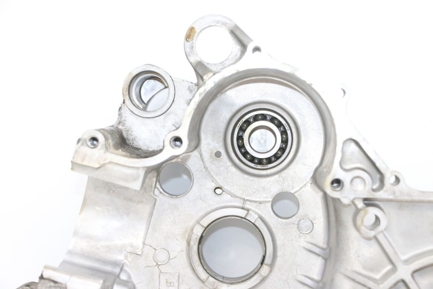 photo de RIGHT ENGINE CRANKCASE SUZUKI BURGMAN 650 (2013 - 2020)