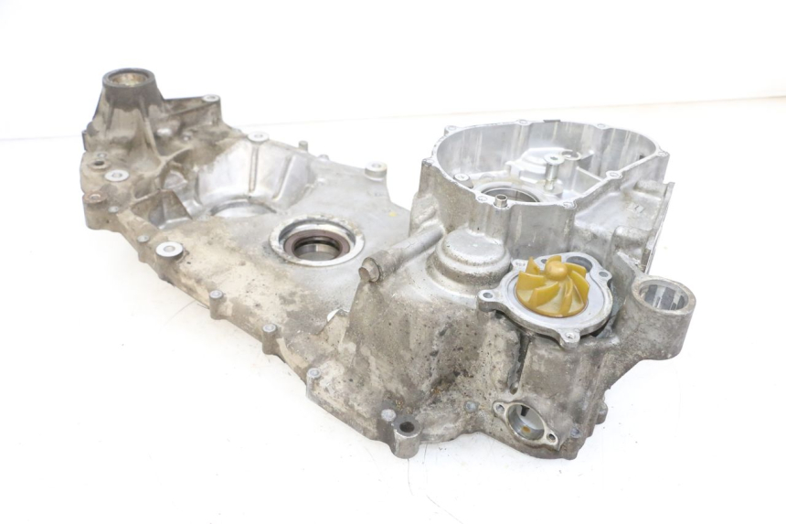 photo de RIGHT ENGINE CRANKCASE SUZUKI BURGMAN 650 (2013 - 2020)