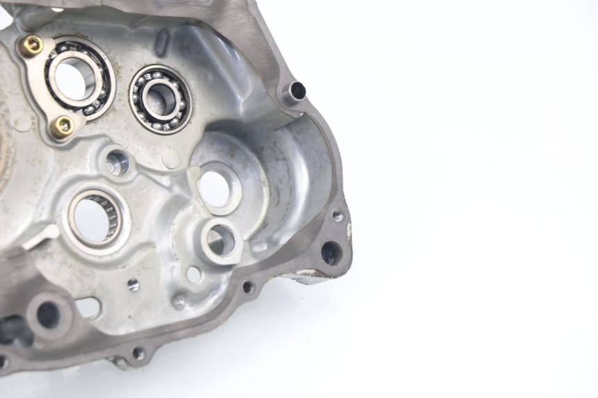 photo de RIGHT ENGINE CRANKCASE DAELIM VJ ROADWIN 125 (2004 - 2007)