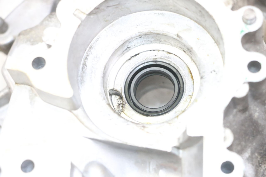 photo de RIGHT ENGINE CRANKCASE PEUGEOT KISBEE 2T 50 (2018 - 2022)