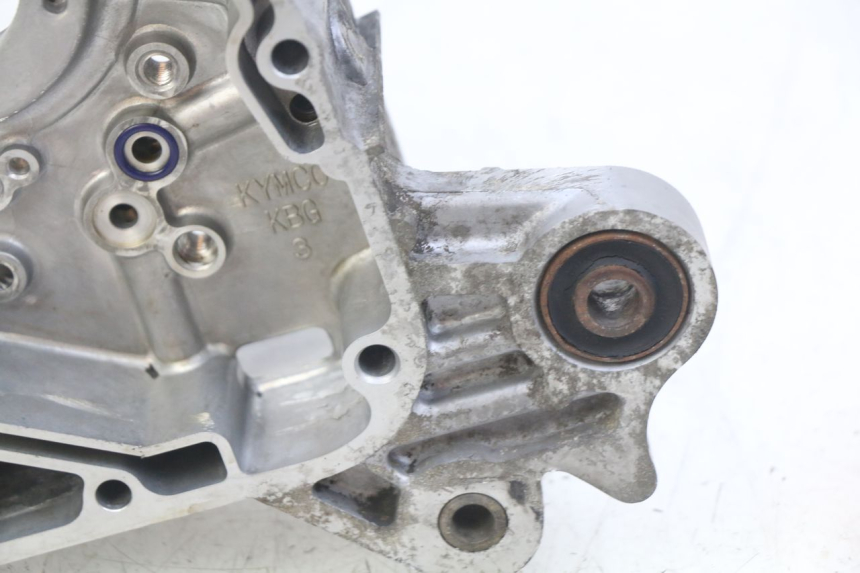 photo de RIGHT ENGINE COVER KYMCO AGILITY 16+ 4T 50 (2018 - 2023)