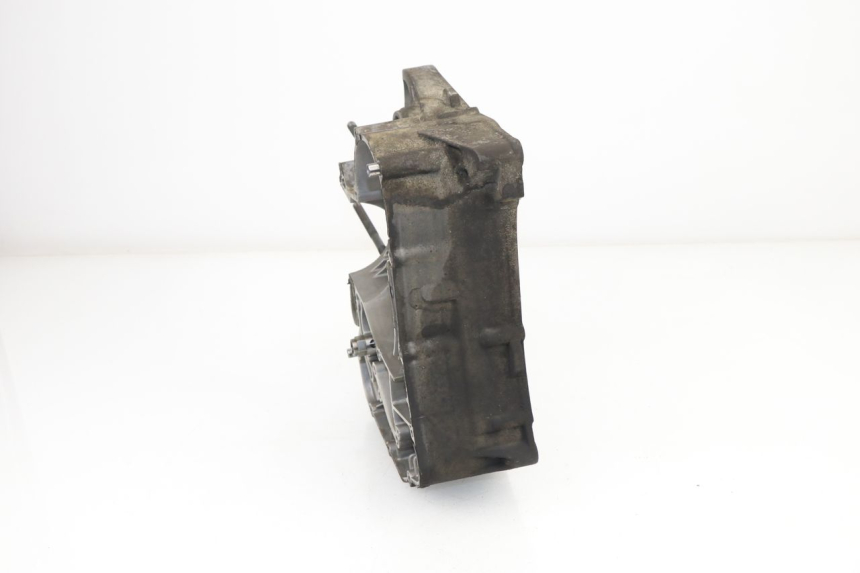 photo de RIGHT ENGINE CRANKCASE PEUGEOT METROPOLIS 400 (2011 - 2016)